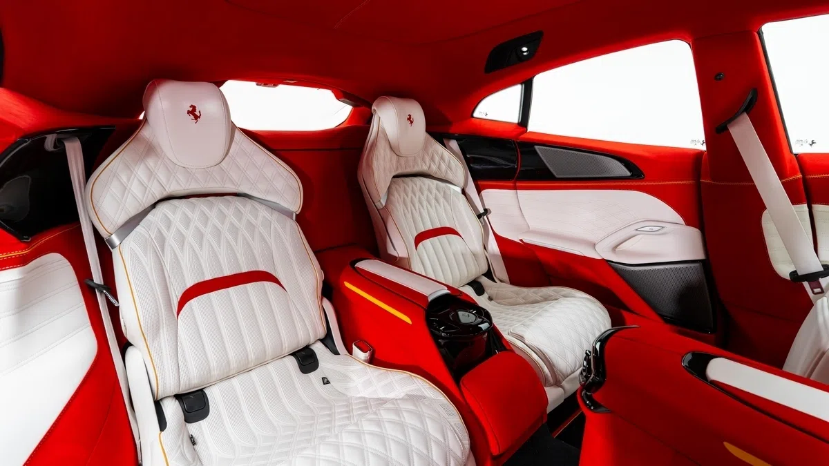 2025 Purosangue ESTESO interior, seats, Bianco White