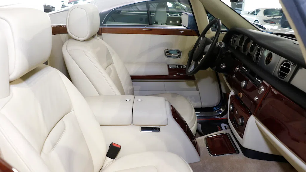 2008 ROLLS-ROYCE Phantom Drophead Pininfarina interior, Off White