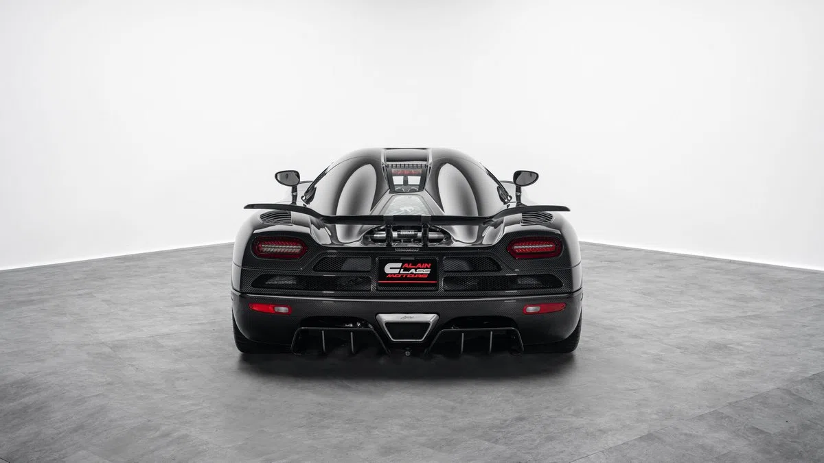 2014 Koenigsegg Agera R, rear three-quarter view, Exposed Carbon