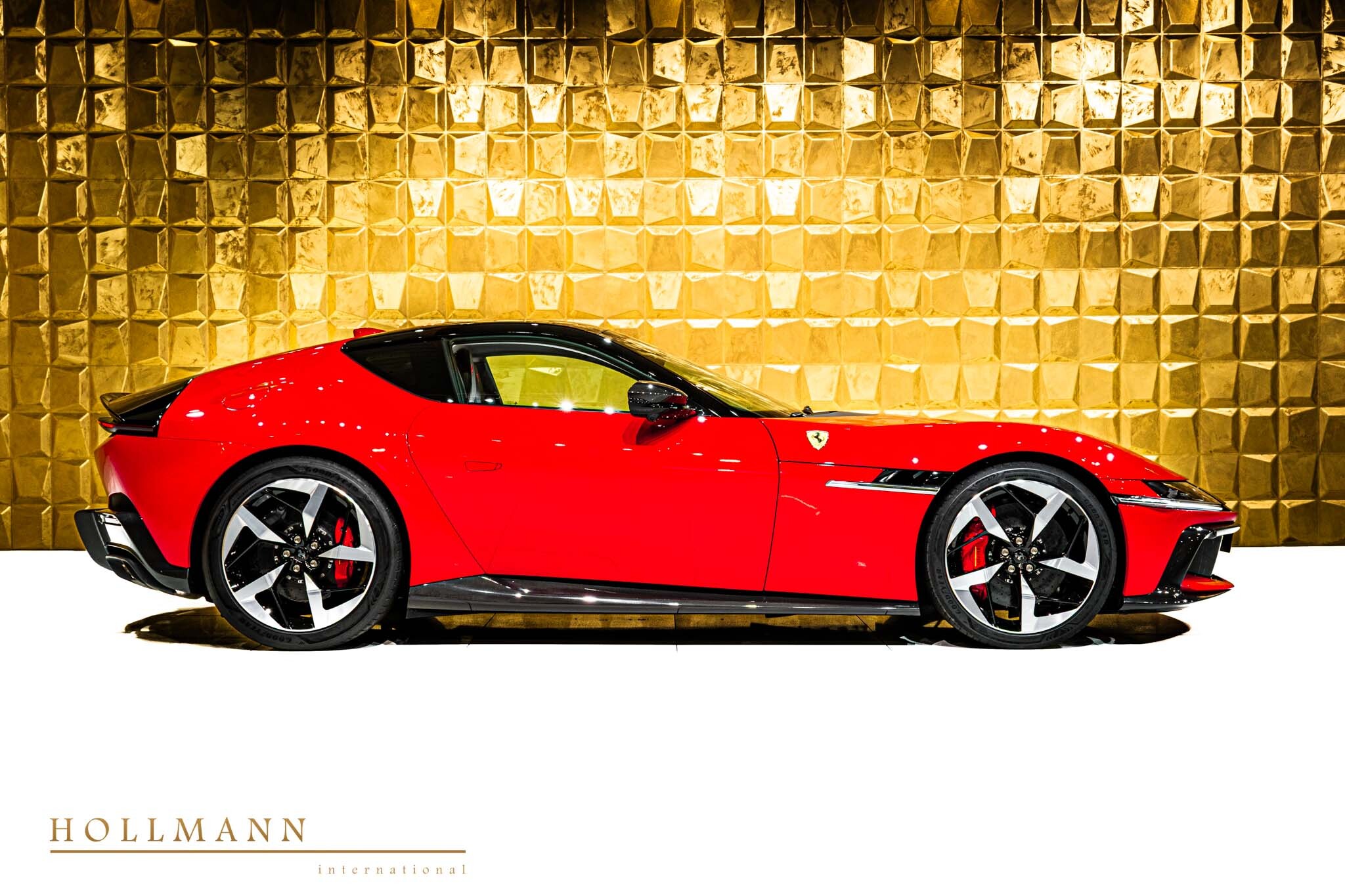 2025 Ferrari 12Cilindri, 12/13