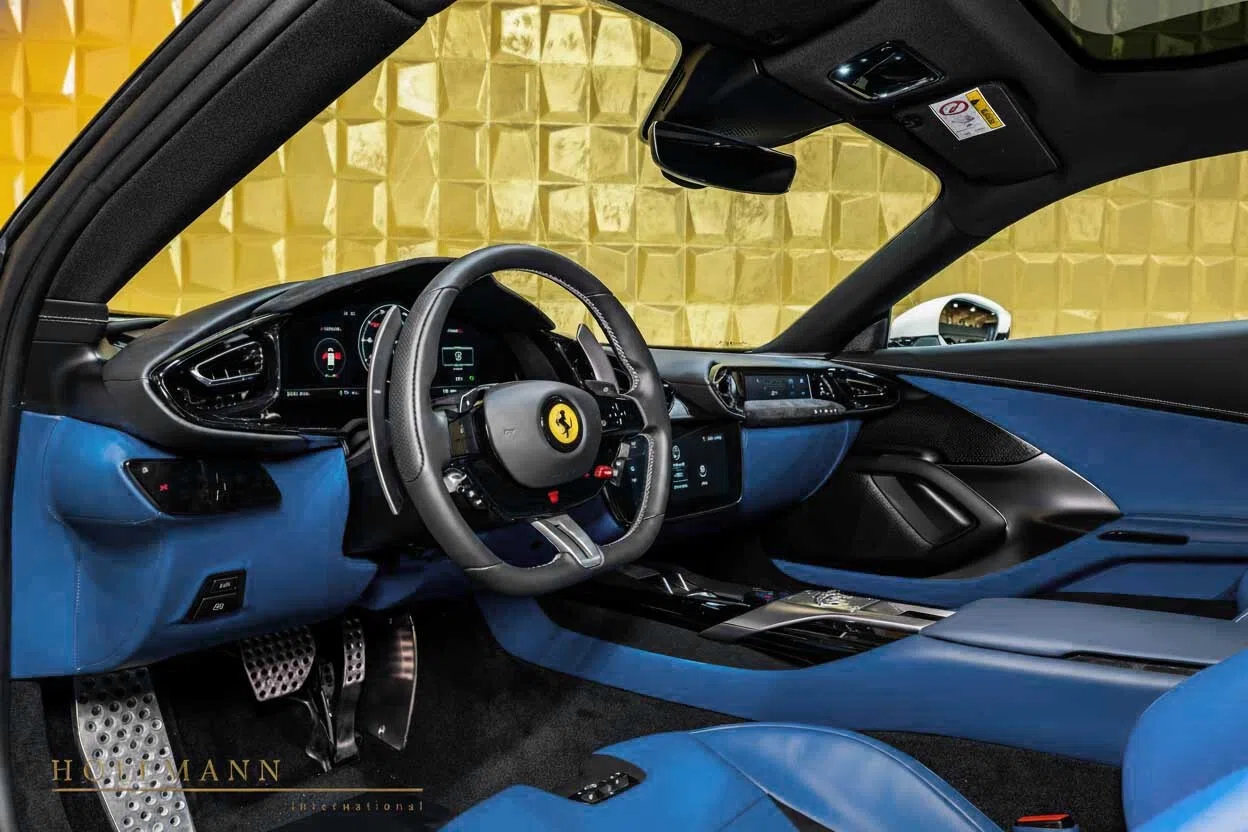 2026 Ferrari 12Cilindri interior, dashboard, Azzurro Santorini