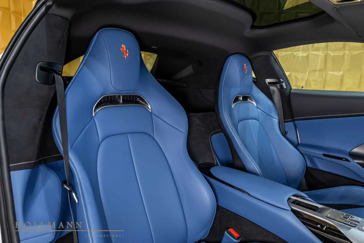 2026 Ferrari 12Cilindri interior, seats, Azzurro Santorini