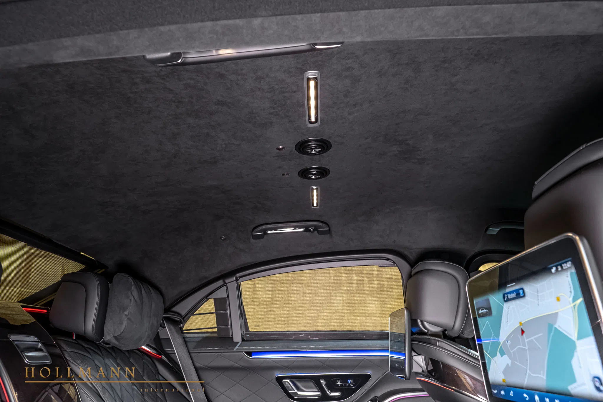 2022 Mercedes-Benz S 680 Guard VR10 interior, door panel