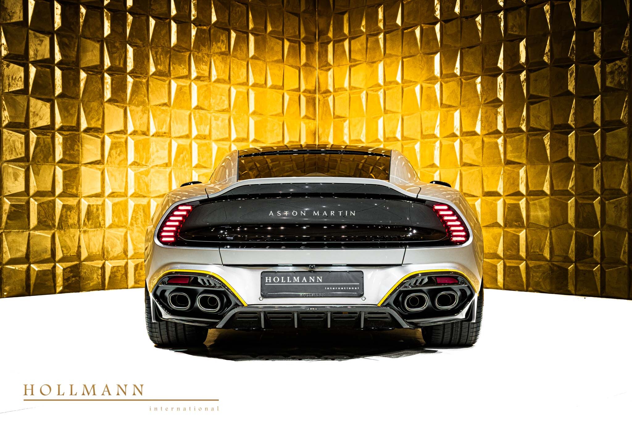 2025 Aston Martin Vanquish Coupé, 12/14
