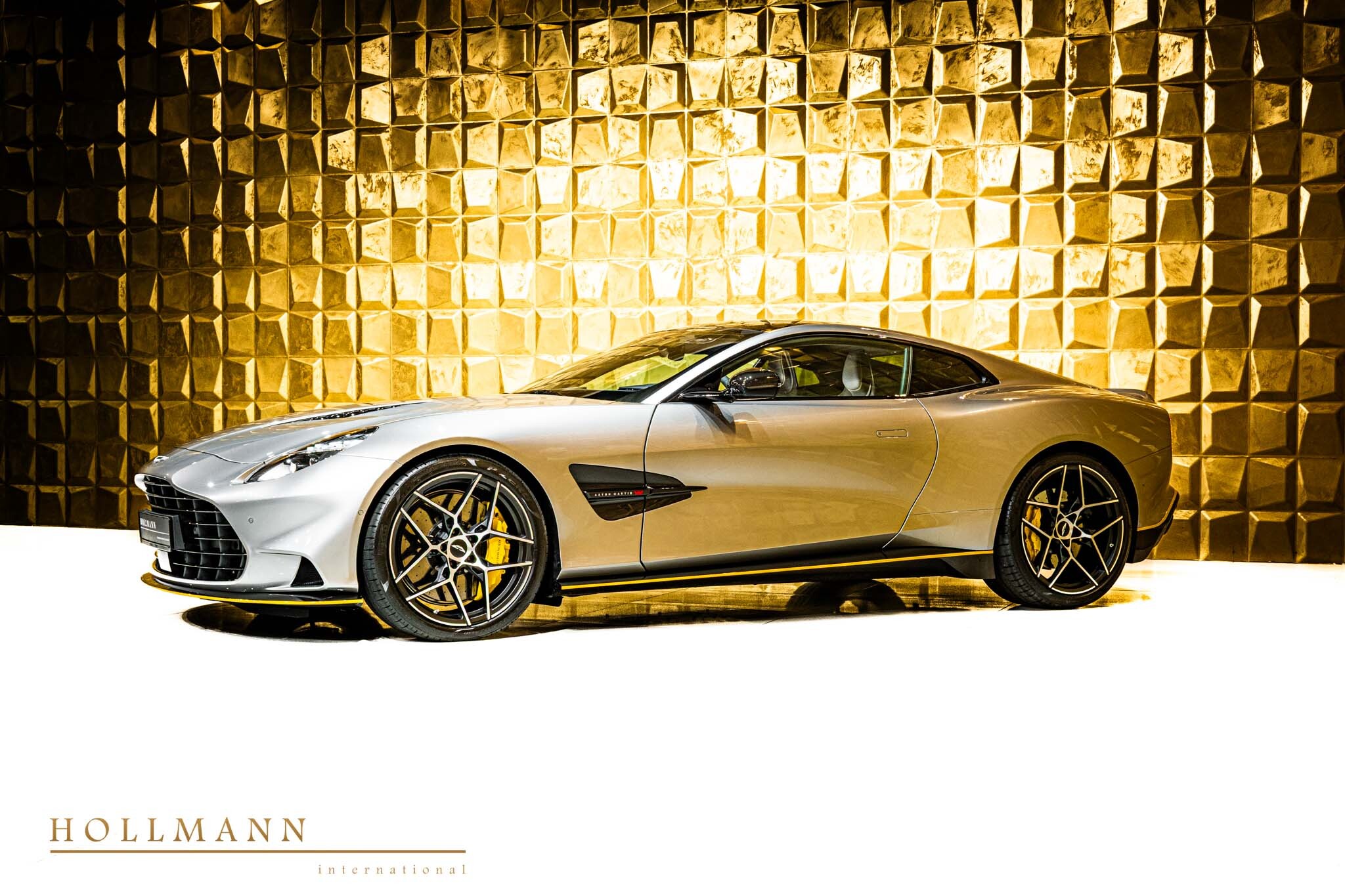 2025 Aston Martin Vanquish Coupé, 14/14