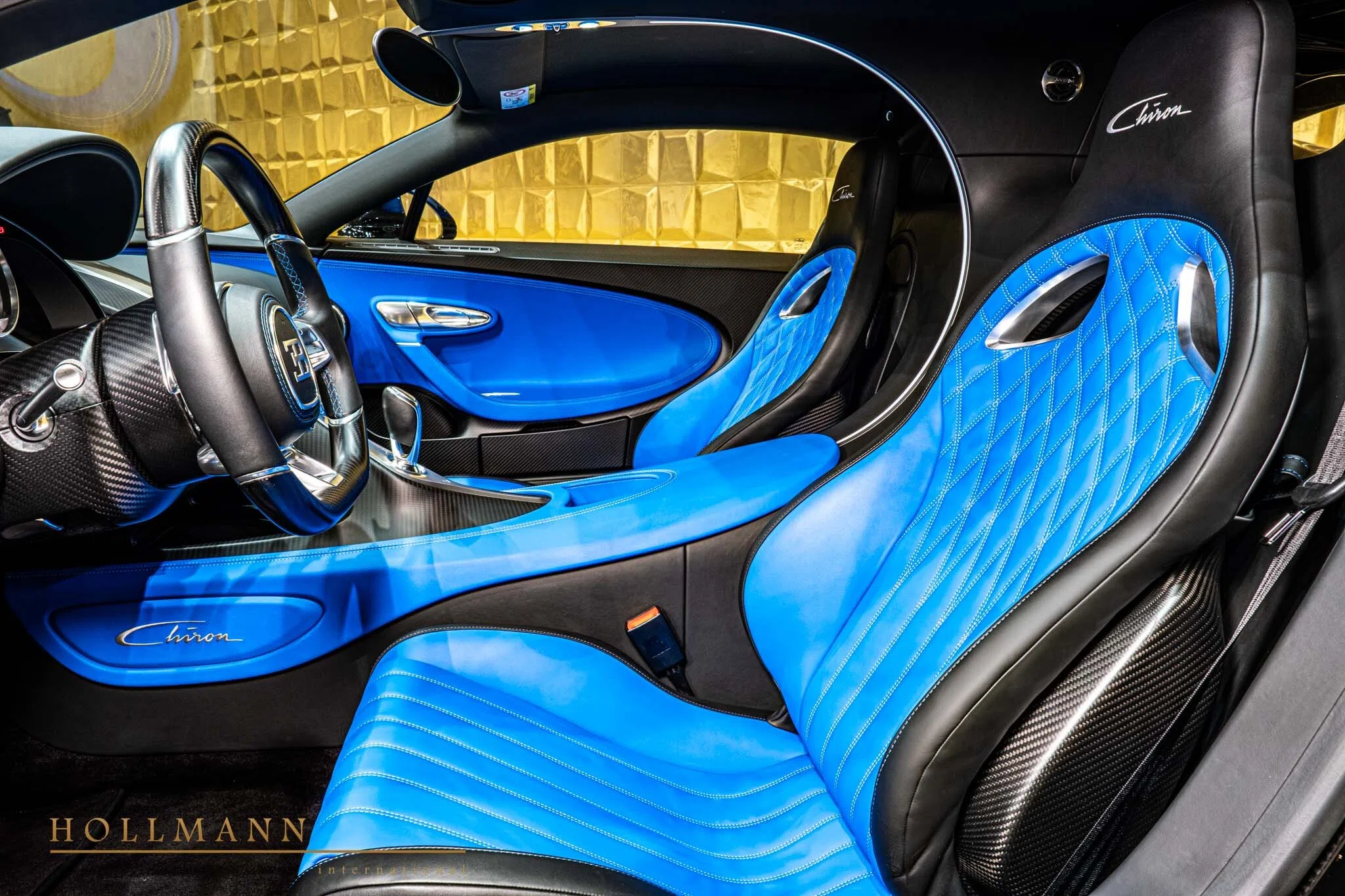 2018 Bugatti Chiron interior, seats, French Racing Blue (Leather)