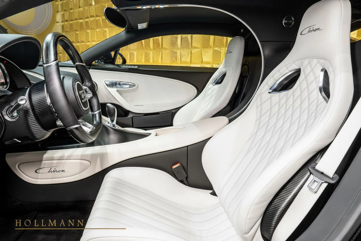 2018 Bugatti Chiron interior, seats, White
