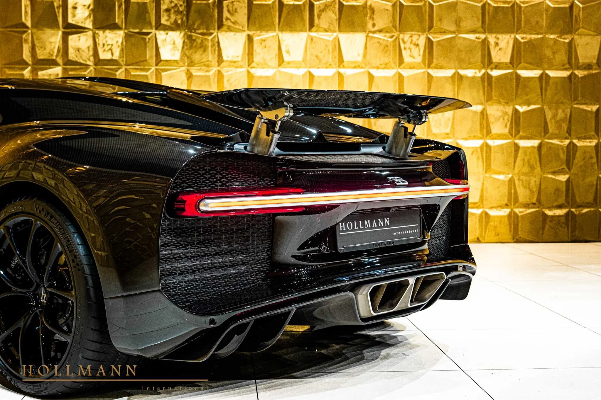 2018 Bugatti Chiron for sale, exterior, Black Carbon