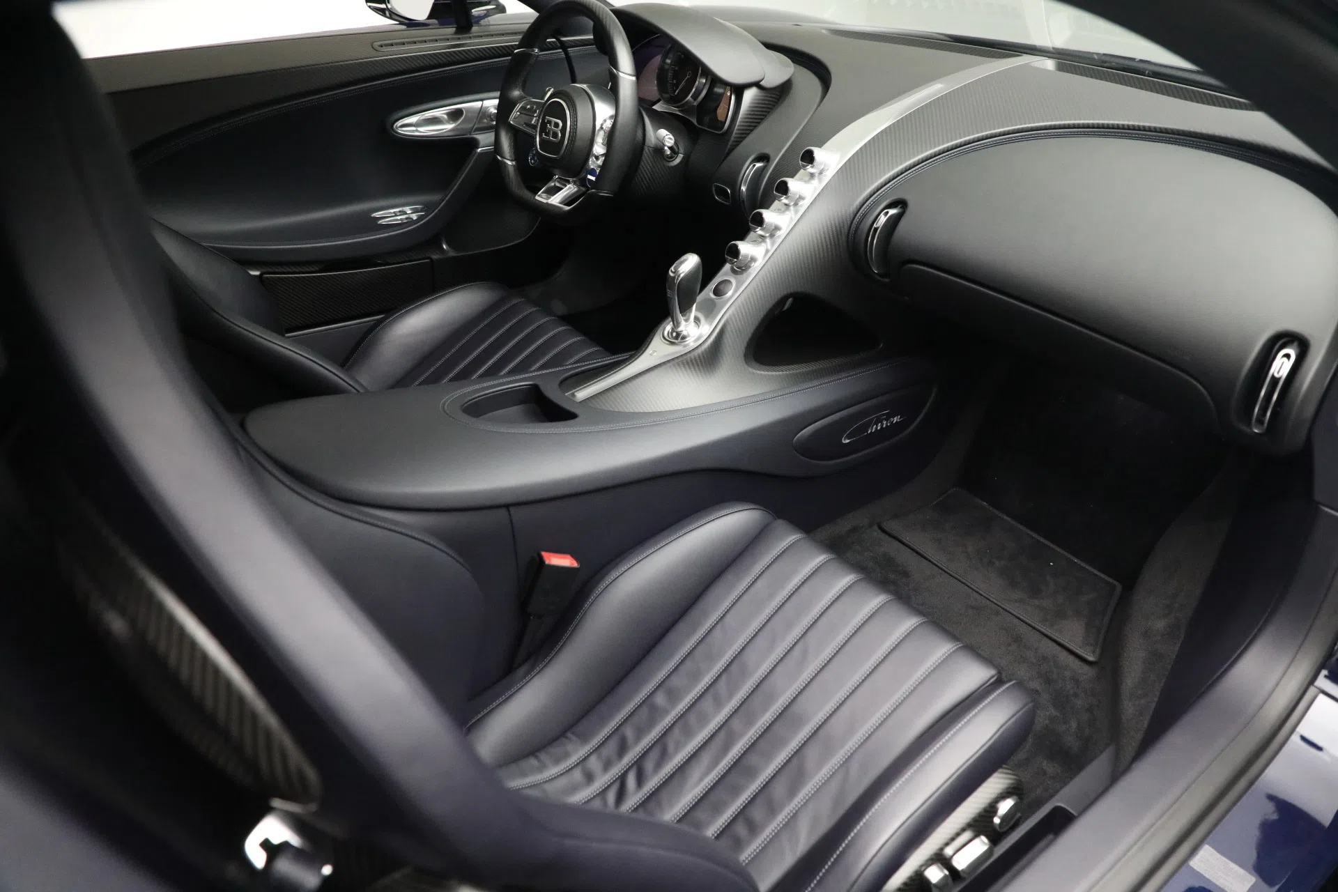 2018 Bugatti Chiron interior, seats, BLACK