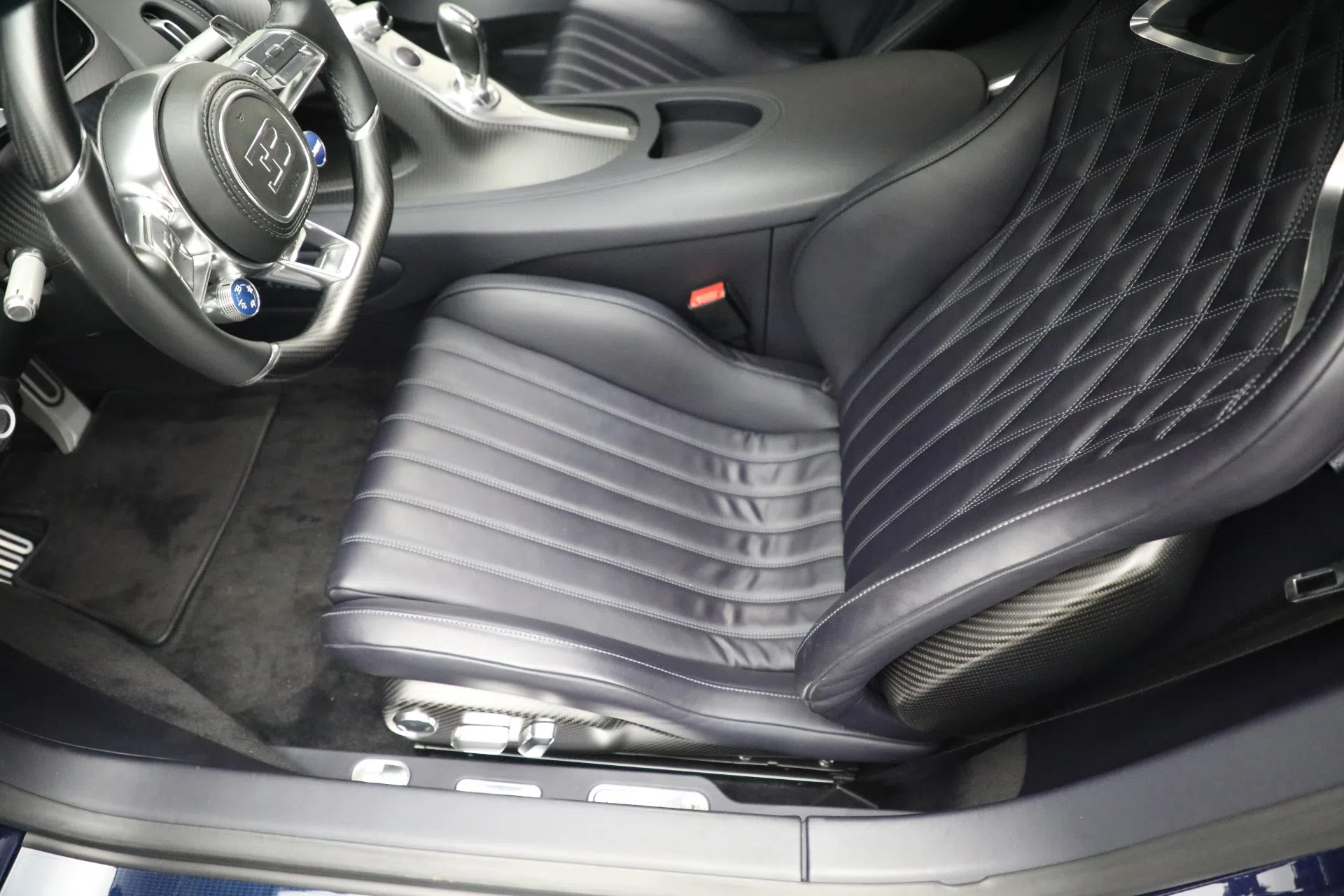 2018 Bugatti Chiron interior, seats, BLACK