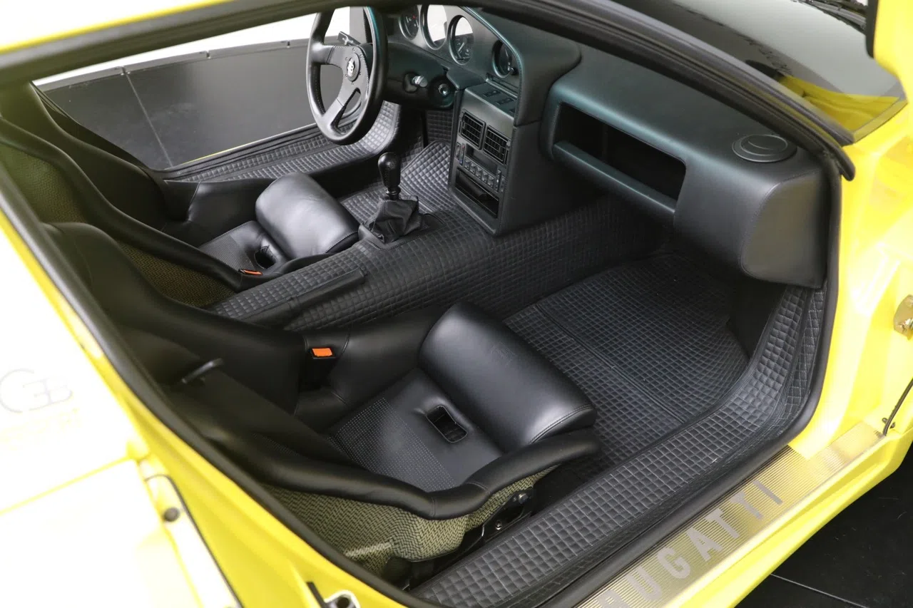 1994 Bugatti EB110 Super Sport interior, Black