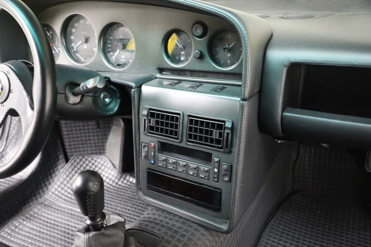 1994 Bugatti EB110 Super Sport interior, dashboard, Black