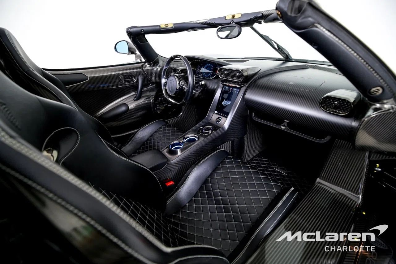 2020 Koenigsegg Regera interior, Black