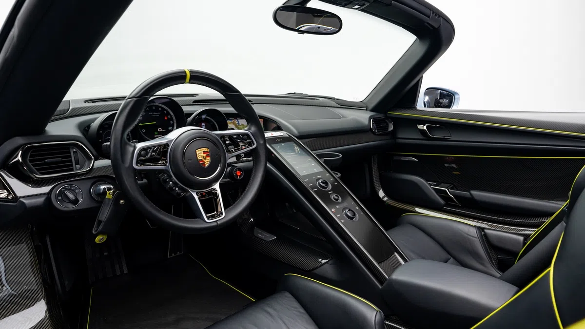2015 Porsche 918 Spyder interior, dashboard, Onyx Black