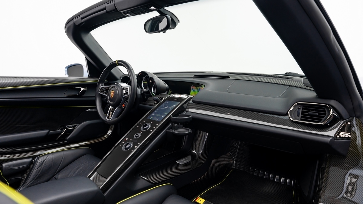 2015 Porsche 918 Spyder, 9/14