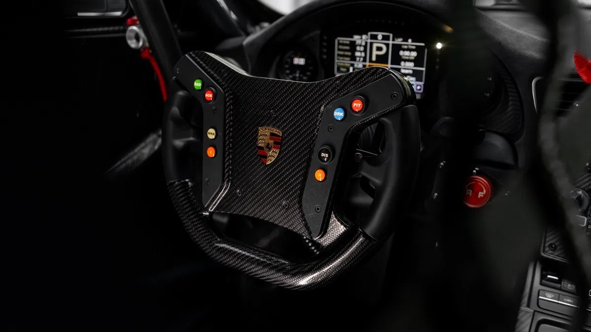 2019 Porsche 935 interior, steering wheel, Black