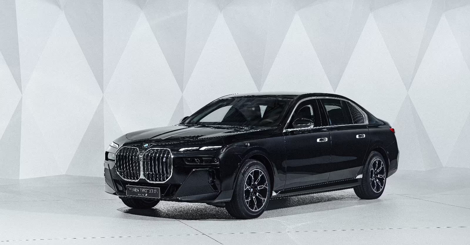 2025 BMW 760 Protection