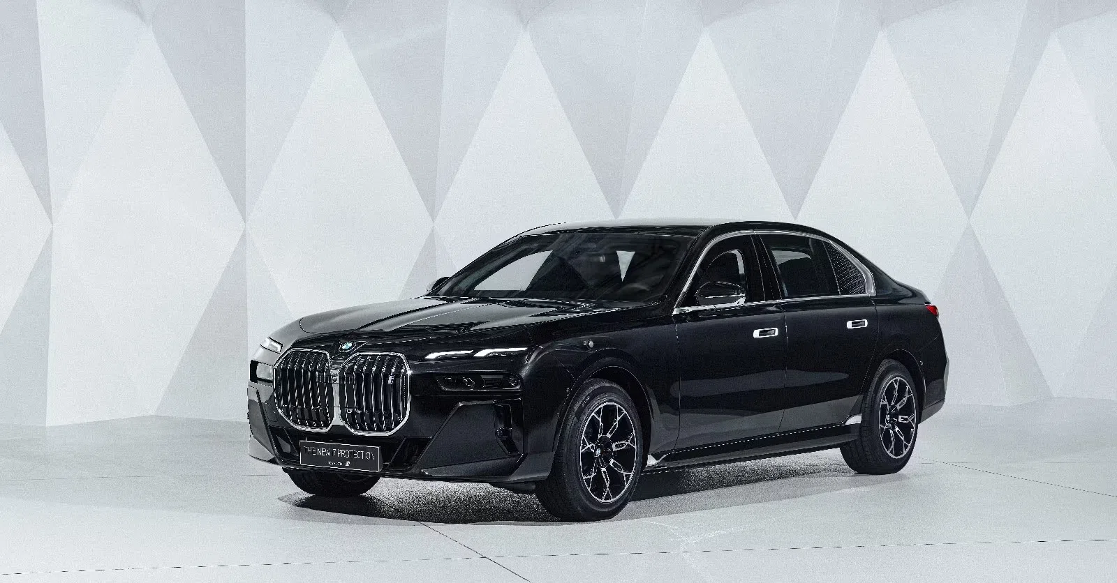 2025 BMW 760 Protection