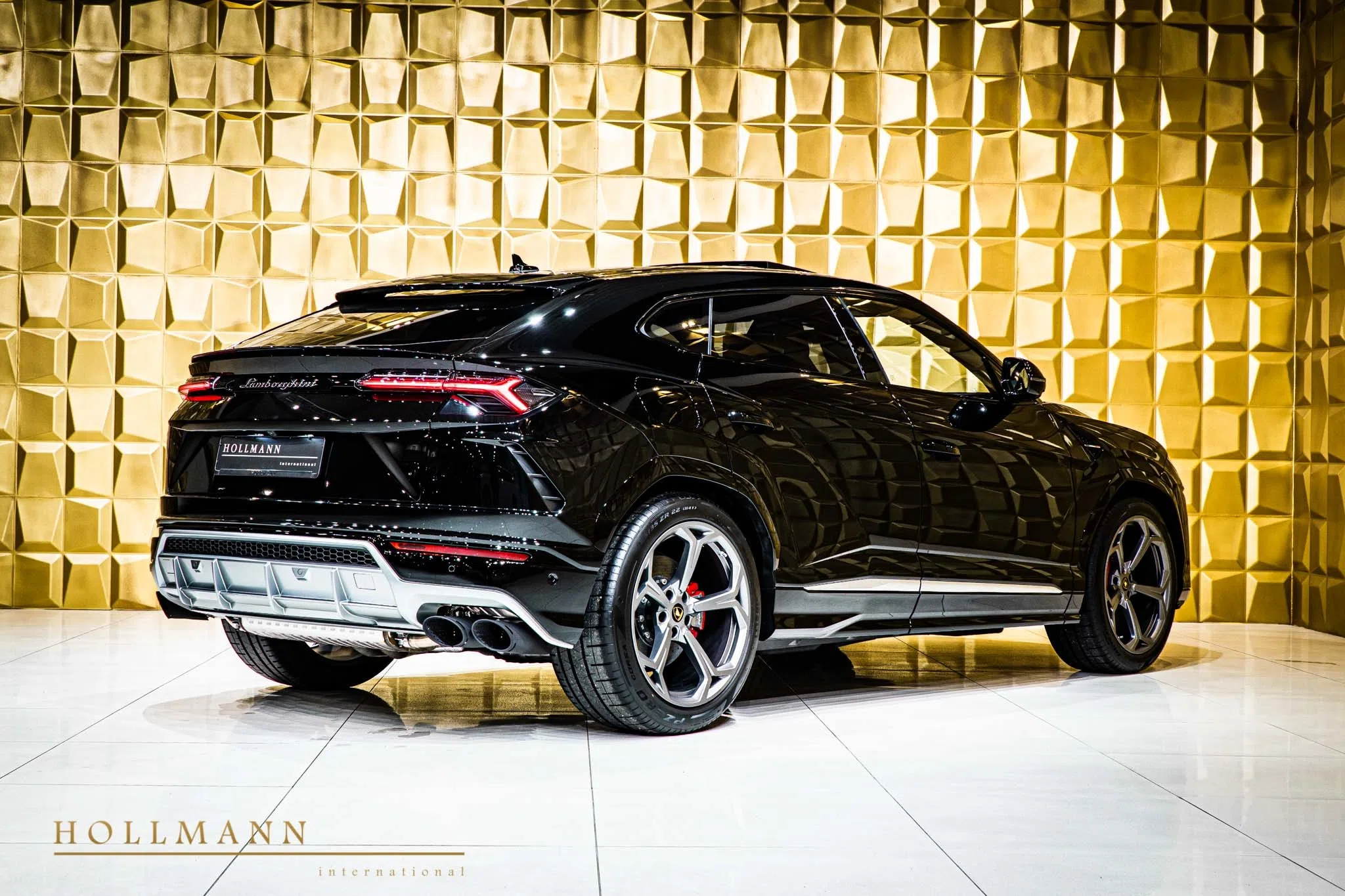 2020 Lamborghini Urus for sale, exterior, Nero Helene