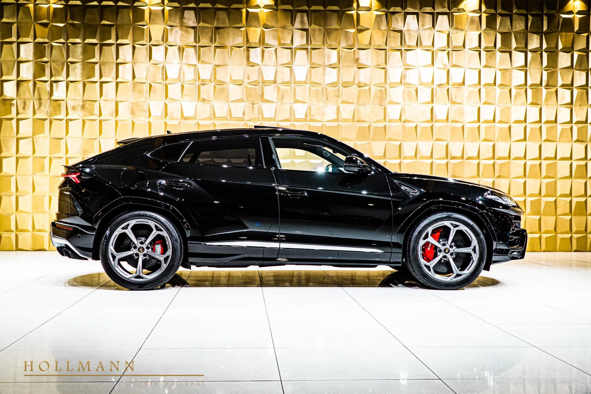 2020 Lamborghini Urus for sale, exterior, Nero Helene