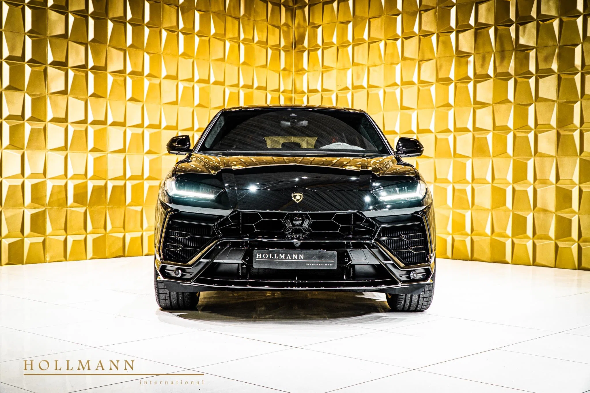 2020 Lamborghini Urus for sale, exterior, Nero Helene
