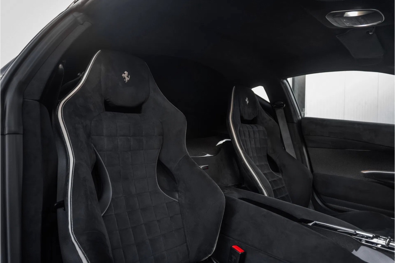 2022 Ferrari 812 Competizione, 3/12