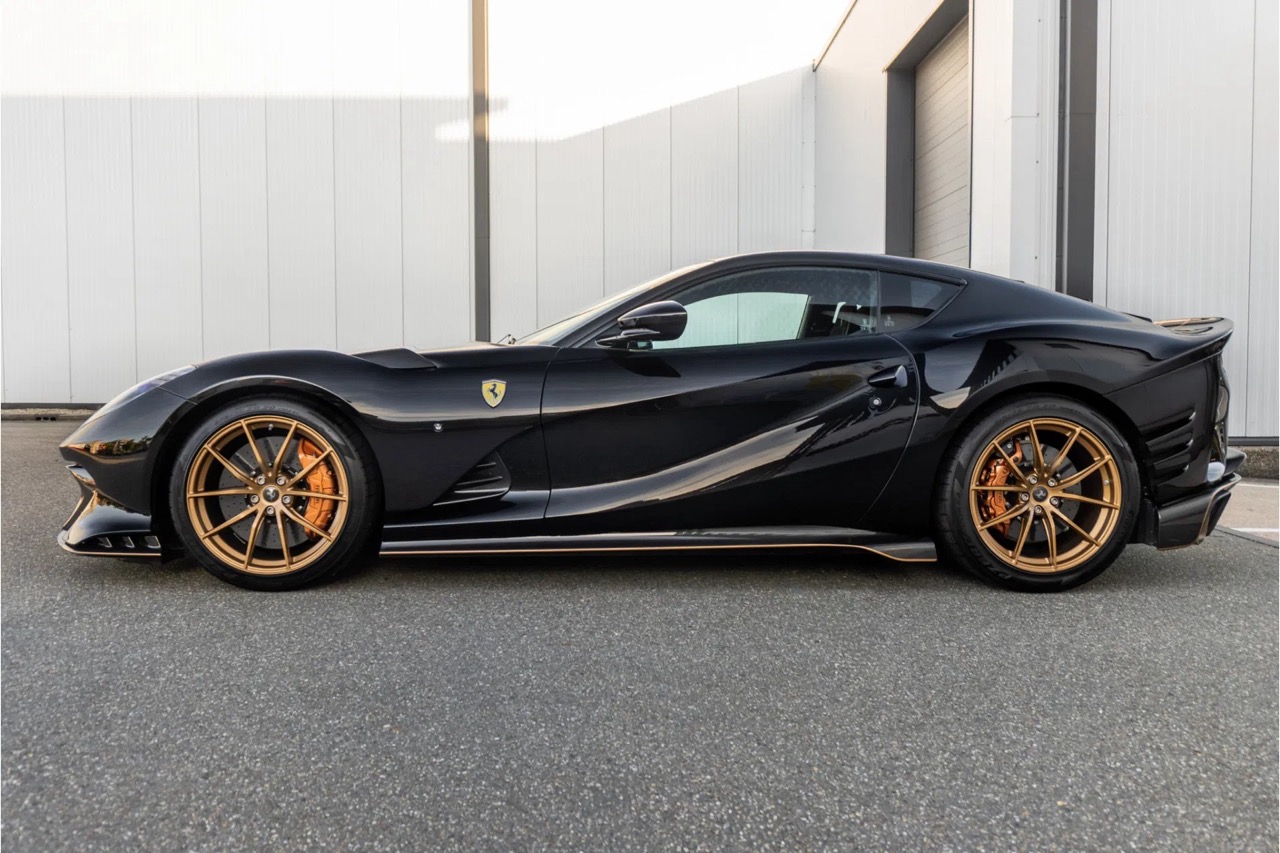2022 Ferrari 812 Competizione, 10/12
