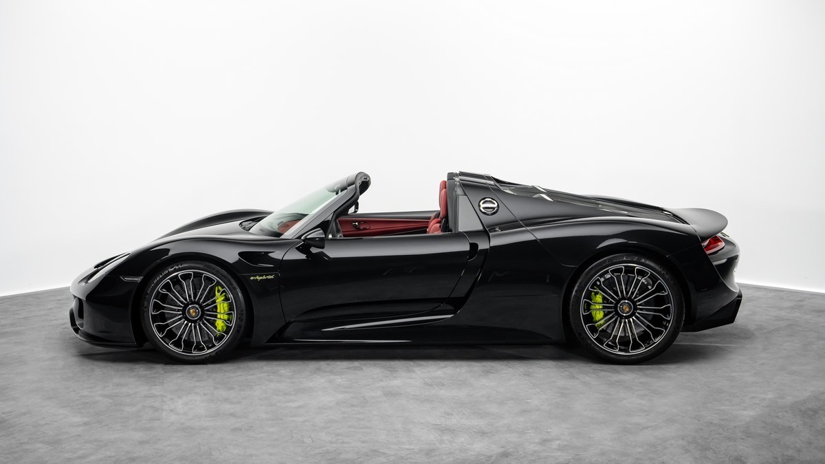 2015 Porsche 918 Spyder, 6/13