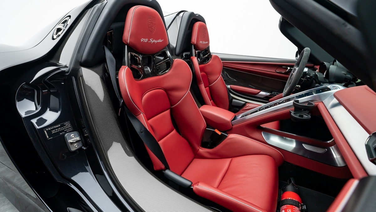 2015 Porsche 918 Spyder, 7/13
