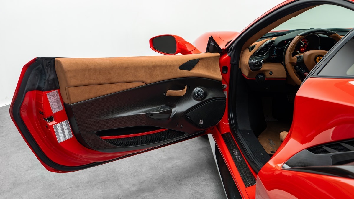 2019 Ferrari 488 Pista, 13/14