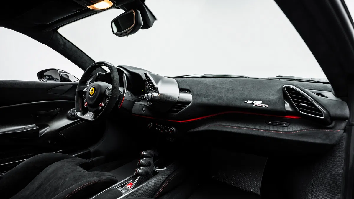 2019 Ferrari 488 Pista Piloti interior, Alcantara Nero