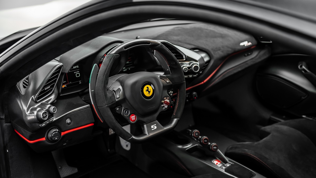 2019 Ferrari 488 Pista Piloti, 8/18
