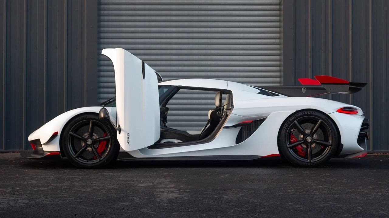 2025 Koenigsegg Jesko Attack, 3/14