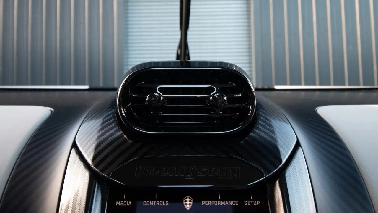 2025 Koenigsegg Jesko Attack interior, center console