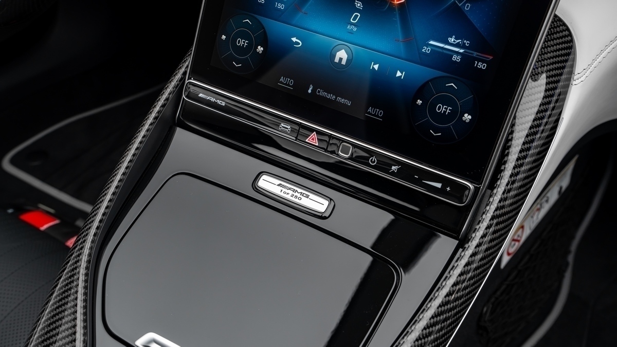 2025 AMG PureSpeed, 16/18