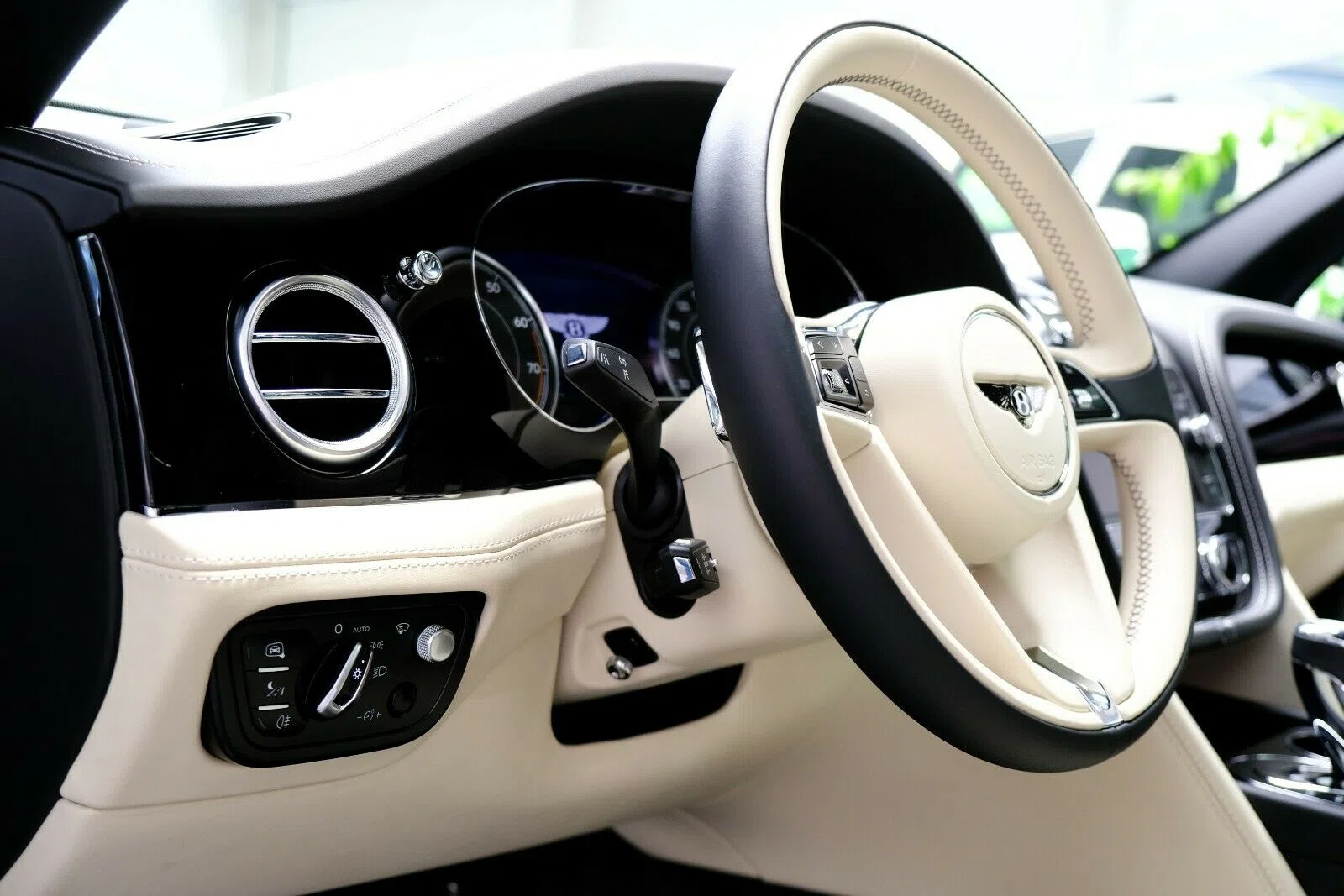 2017 Mansory Bentayga interior, dashboard, Full leather