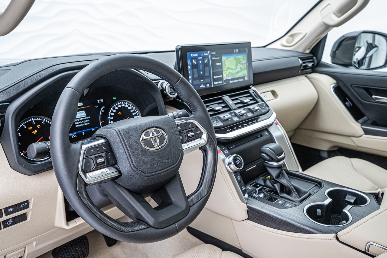 2026 Toyota Land Cruiser 300 Armored, 4/16