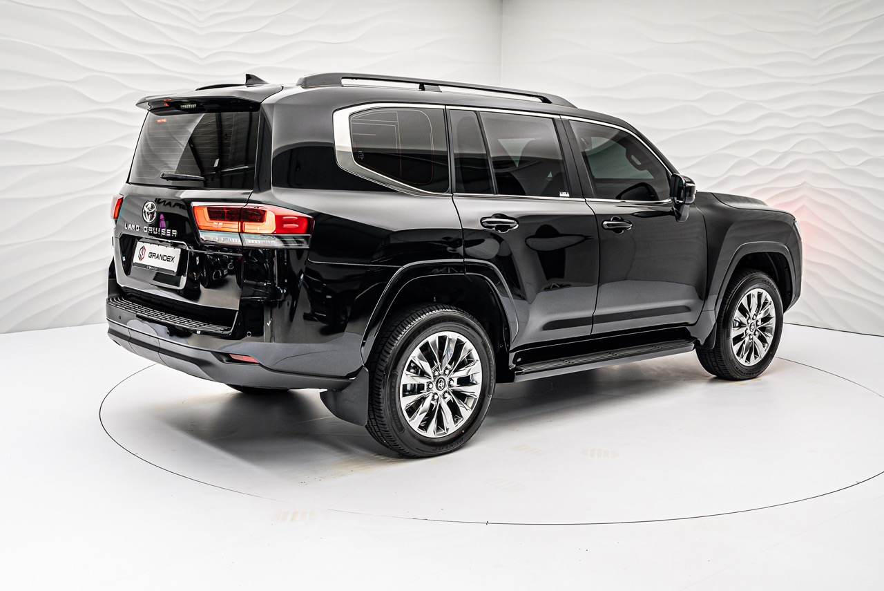 2026 Toyota Land Cruiser 300 Armored, 7/16