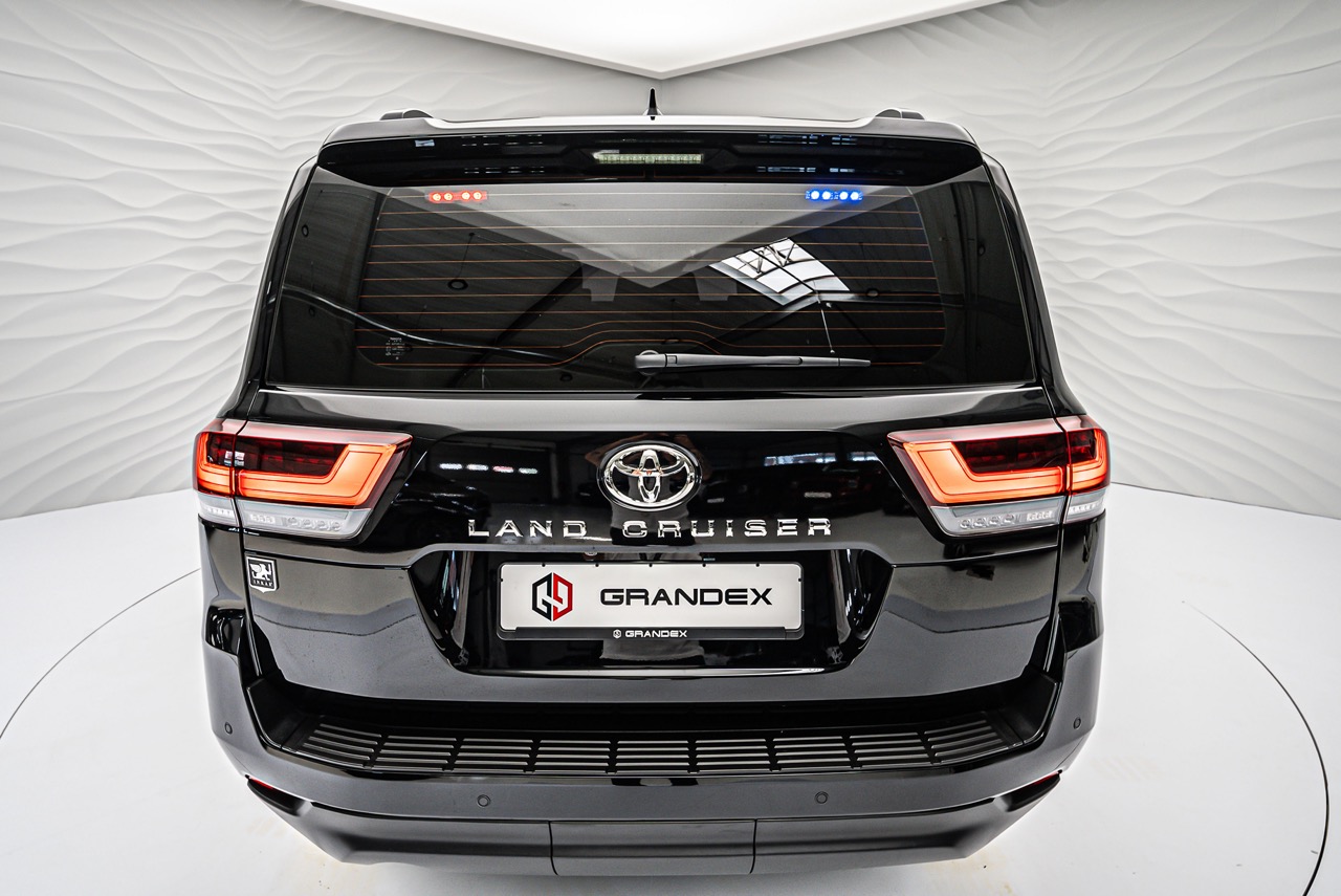 2026 Toyota Land Cruiser 300 Armored, 10/16