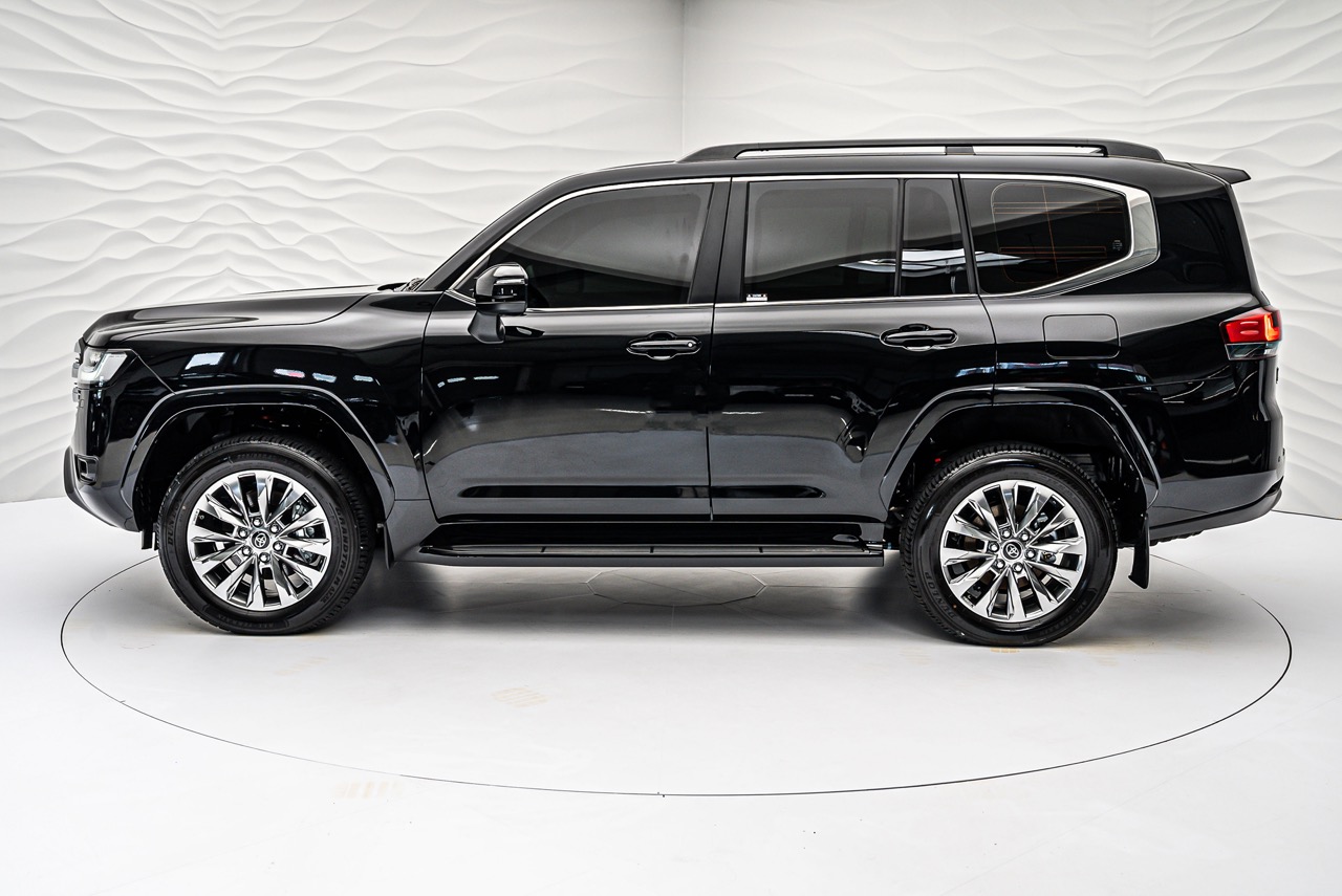 2026 Toyota Land Cruiser 300 Armored, 15/16