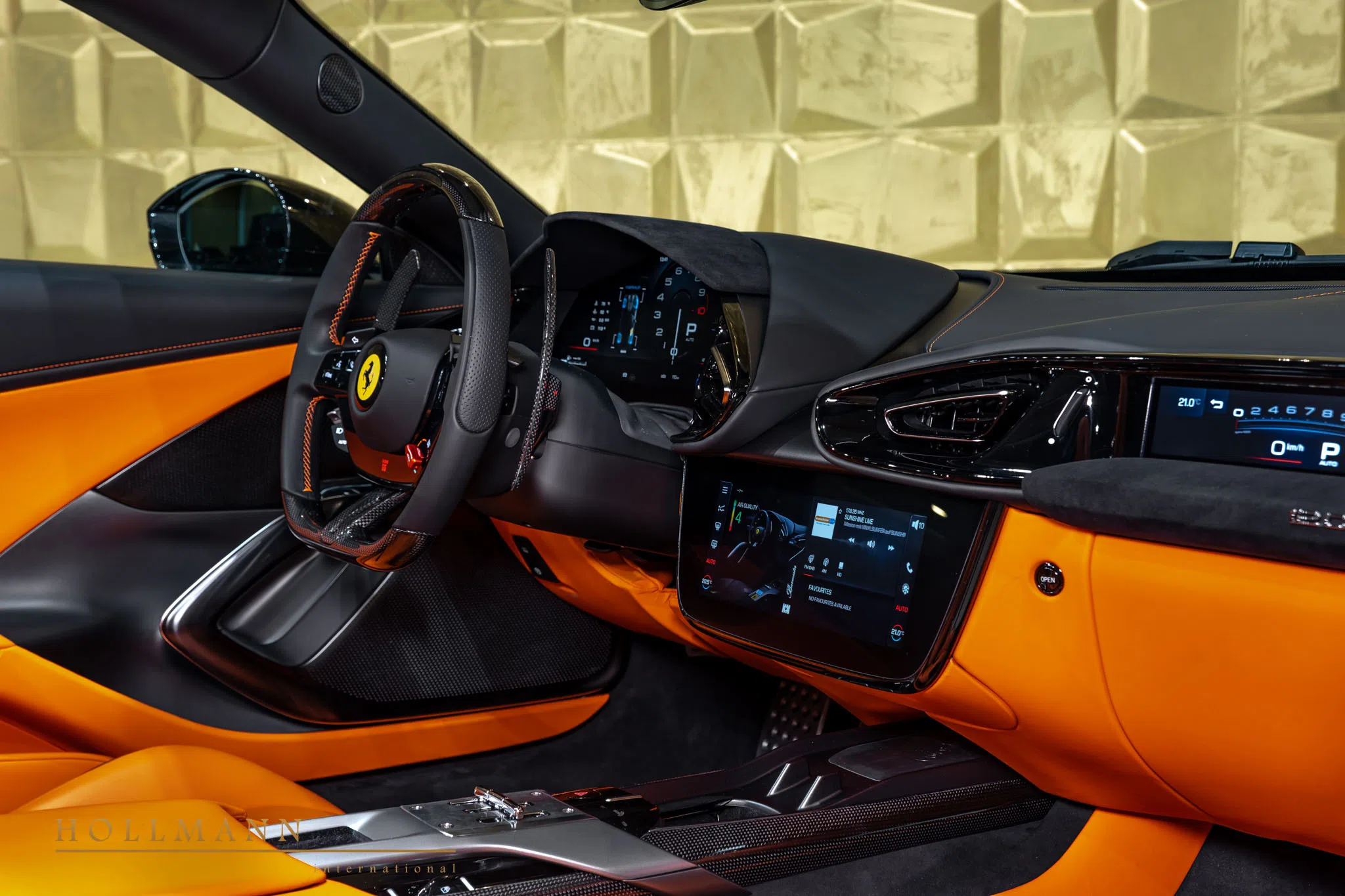 2026 Ferrari 12Cilindri Spider interior, dashboard, Leather Orange