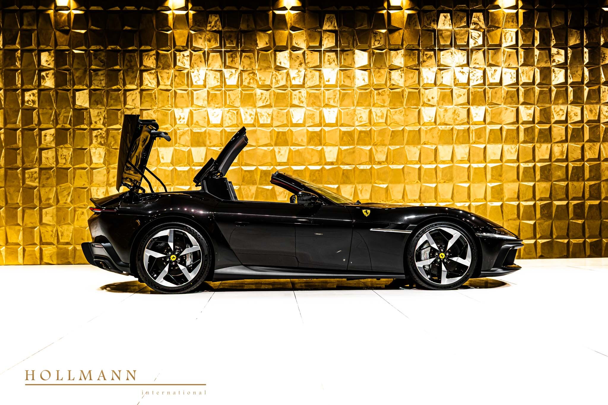 2026 Ferrari 12Cilindri Spider, 14/16
