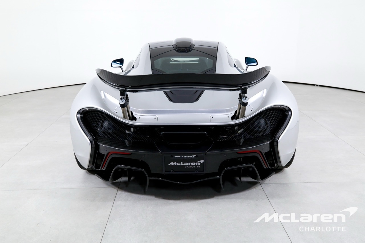 2015 McLaren P1, 4/12