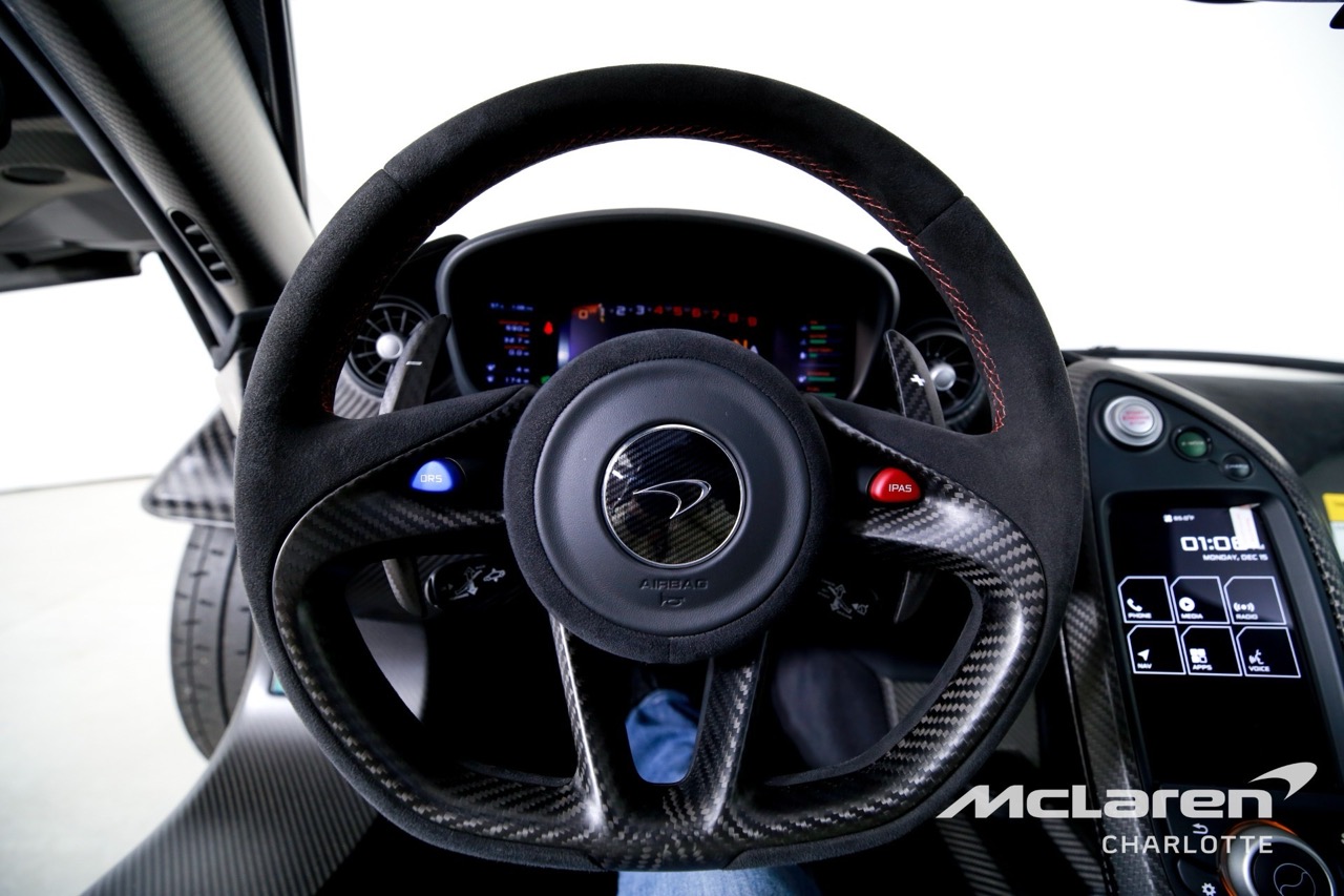 2015 McLaren P1, 10/12