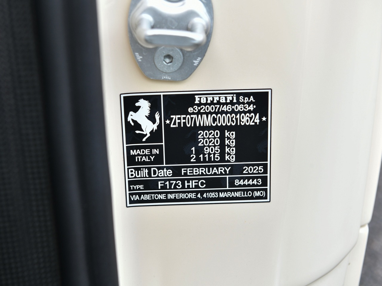 2025 Ferrari SF90 XX Stradale, 8/10