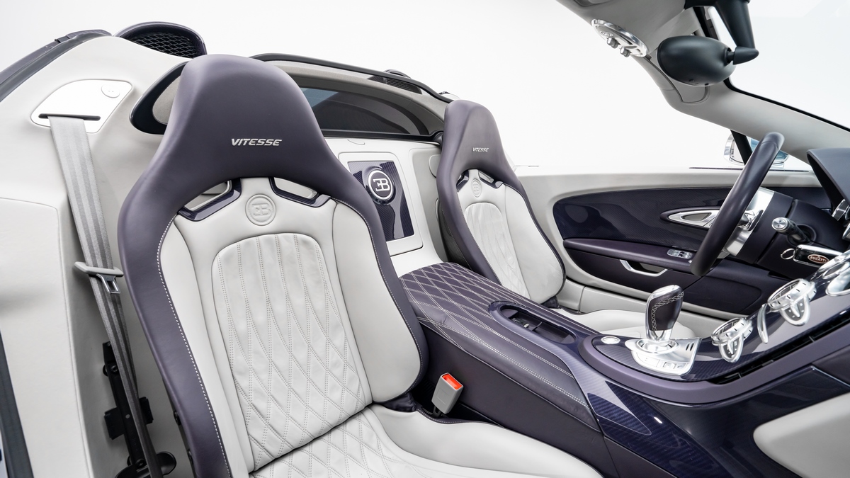 2014 Bugatti Veyron Grand Sport Vitesse, 9/16
