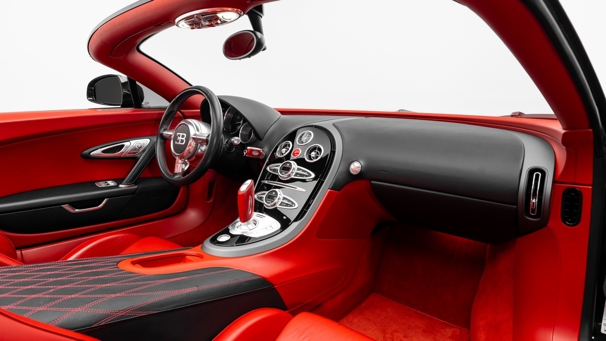 2011 Bugatti Veyron Grand Sport, 2/16