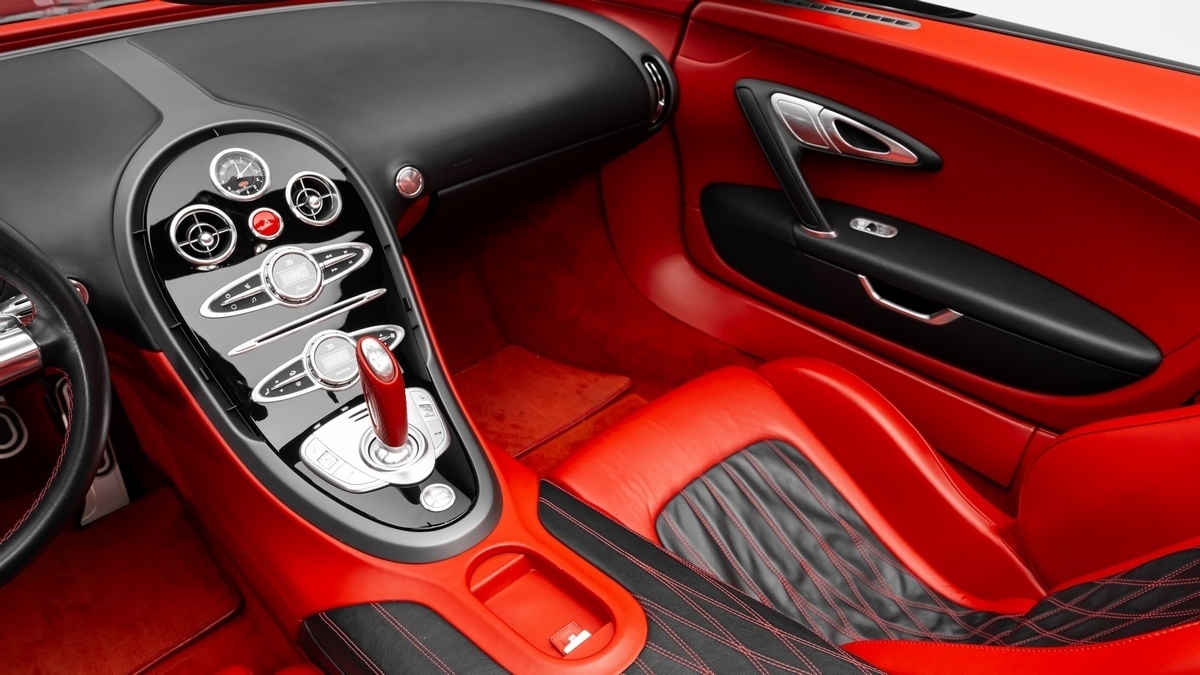 2011 Bugatti Veyron Grand Sport, 12/16