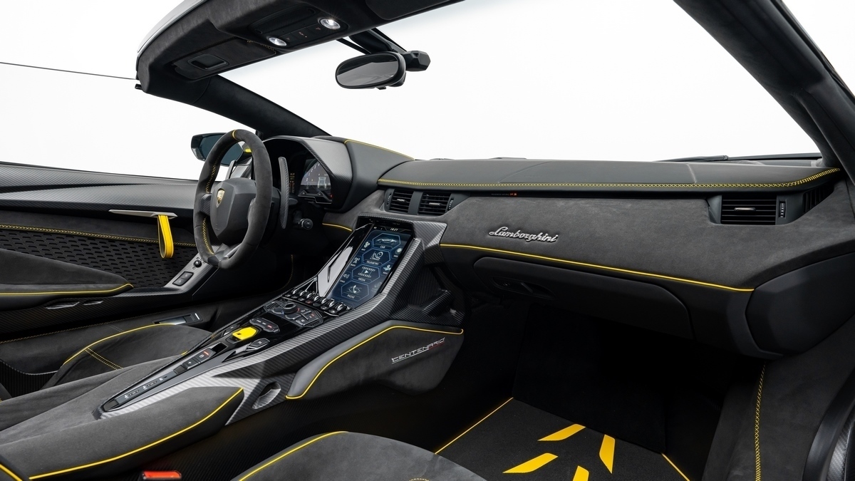 2017 Lamborghini Centenario LP770-4 Roadster, 2/15