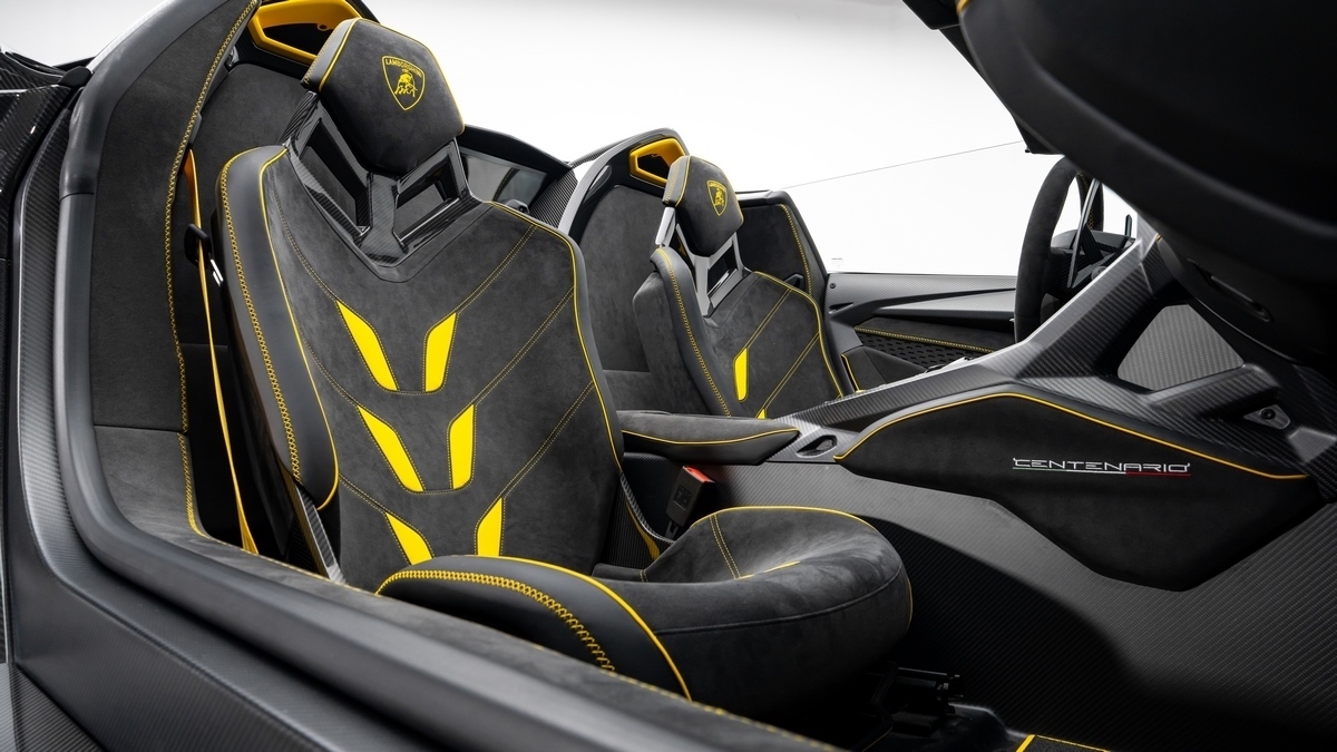 2017 Lamborghini Centenario LP770-4 Roadster, 9/15